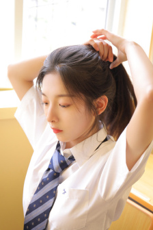 美女暴光